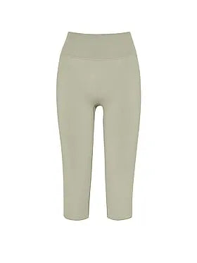 AnyWear Capri Leggings