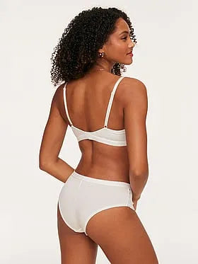 Samanta Bralette