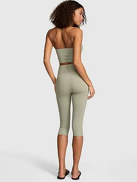 AnyWear Capri Leggings