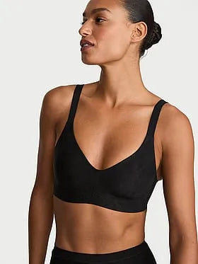 VSX Featherweightâ¢ Medium Lace V-Neck Sports Bra